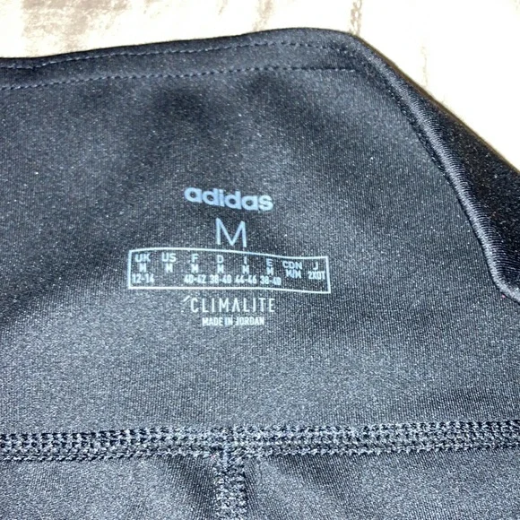 Adidas medium - Picture 3 of 4